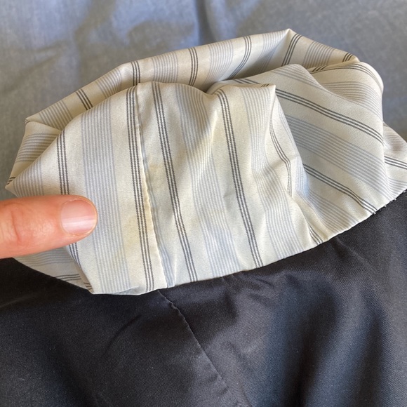 **SOLD** Theory black blazer - Picture 11 of 12